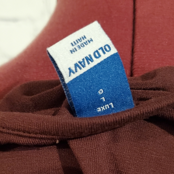 *Free add-on with  a purchase* Purple Old Navy t-shirt - Picture 5 of 5